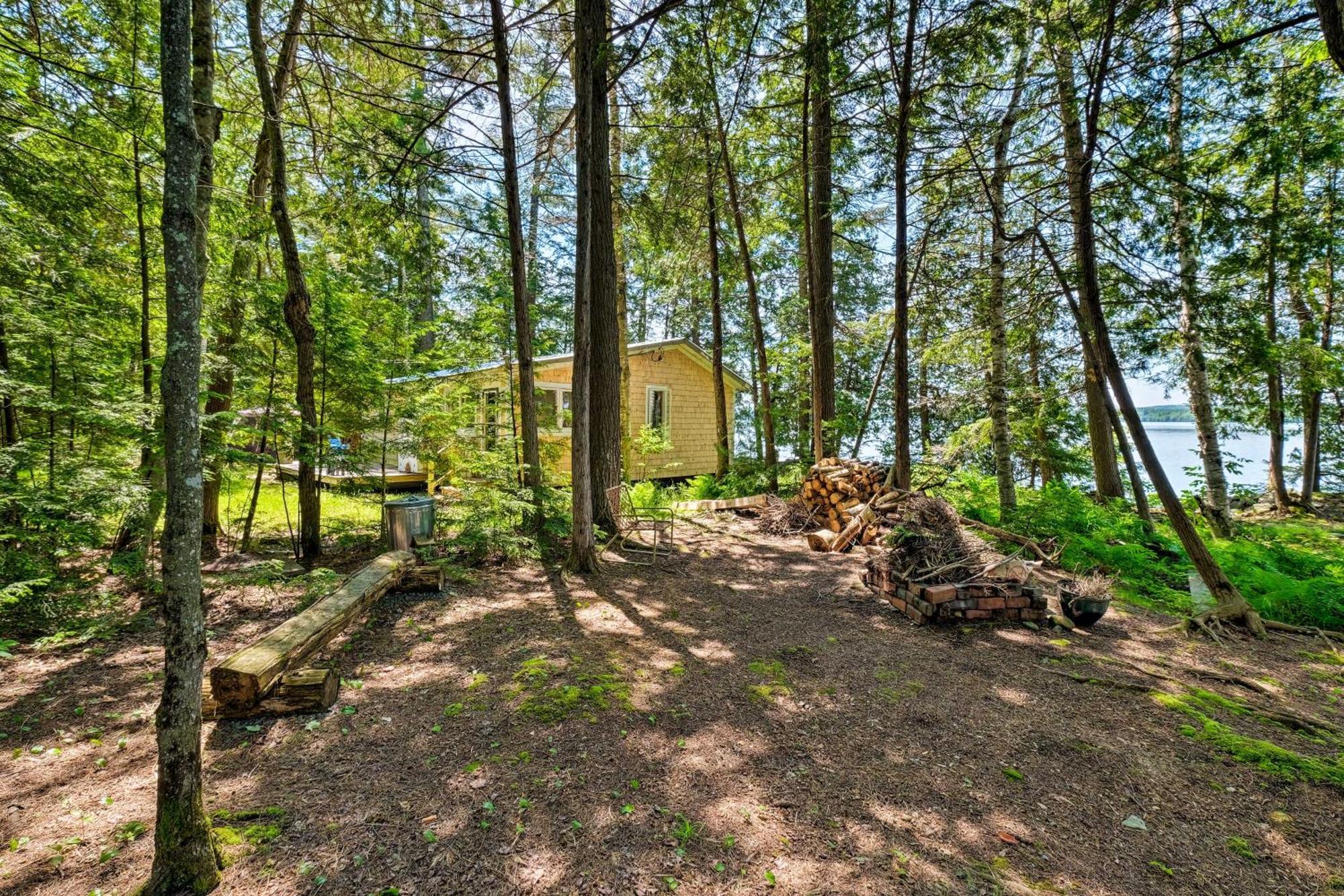 Cozy Lakefront Madison Cabin With Dock And Kayaks Vila Exterior foto