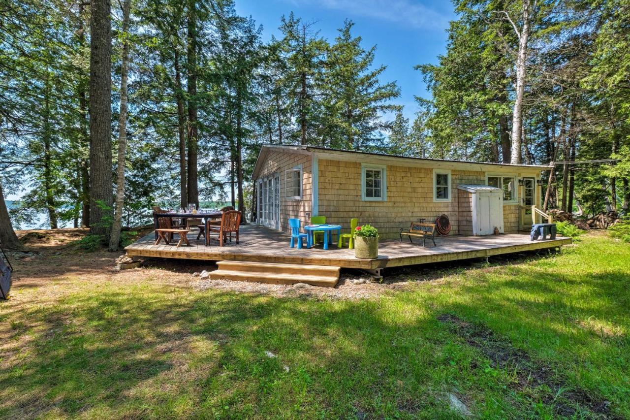 Cozy Lakefront Madison Cabin With Dock And Kayaks Vila Exterior foto