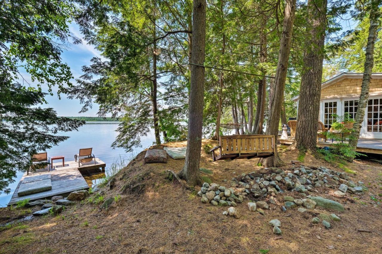 Cozy Lakefront Madison Cabin With Dock And Kayaks Vila Exterior foto